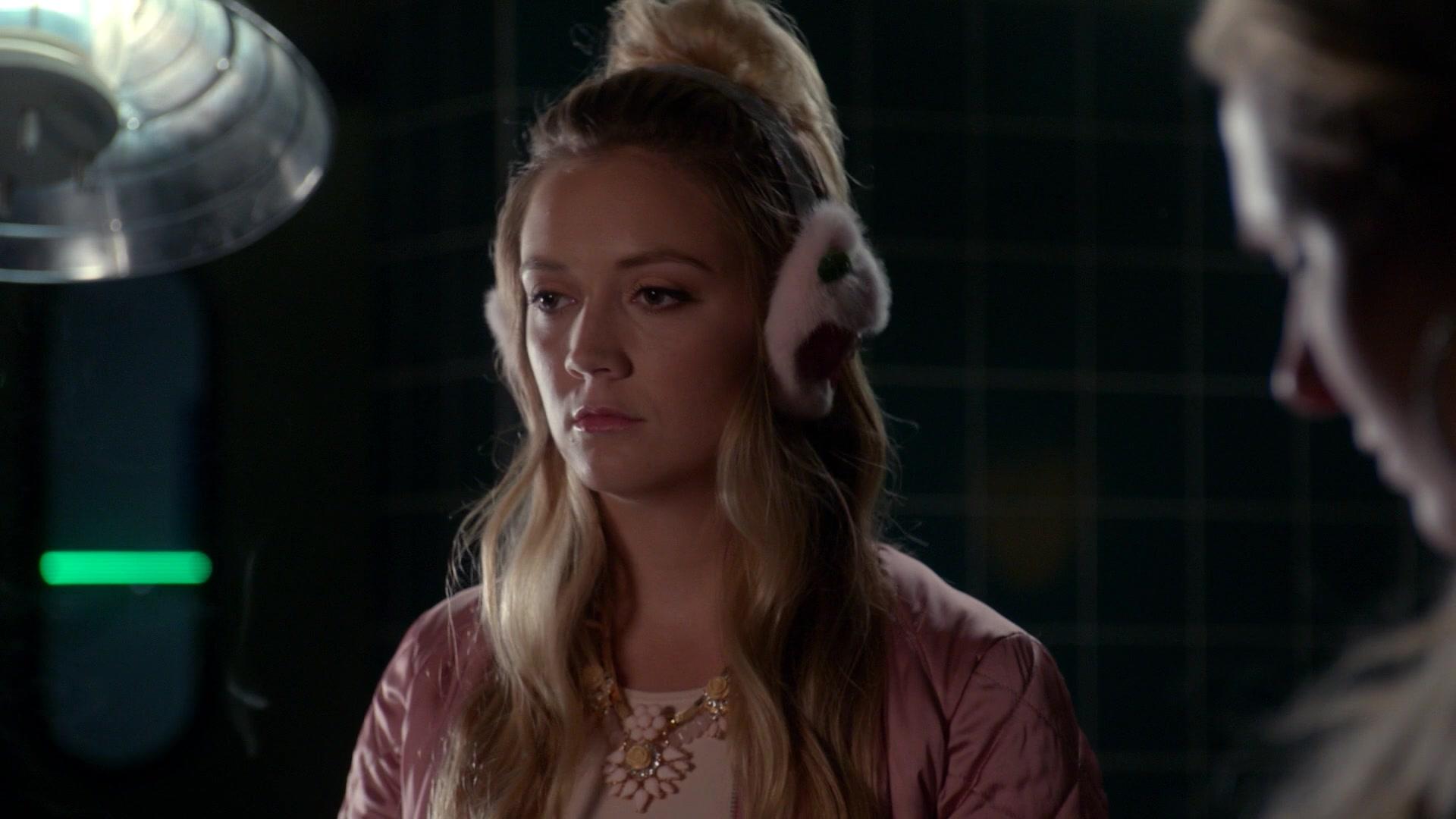 Scream_Queens_2015_S02E03_1080p_000196.jpg Scream_Queens_2015_S02E03_1080p_000196.jpg