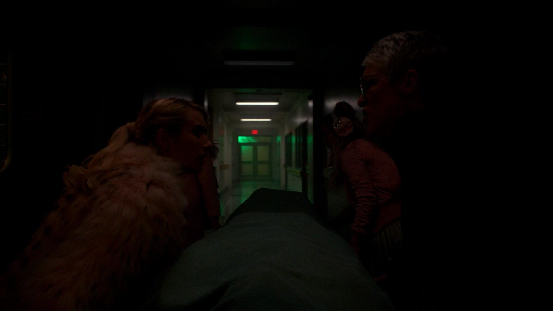 Scream_Queens_2015_S02E03_1080p_000256.jpg