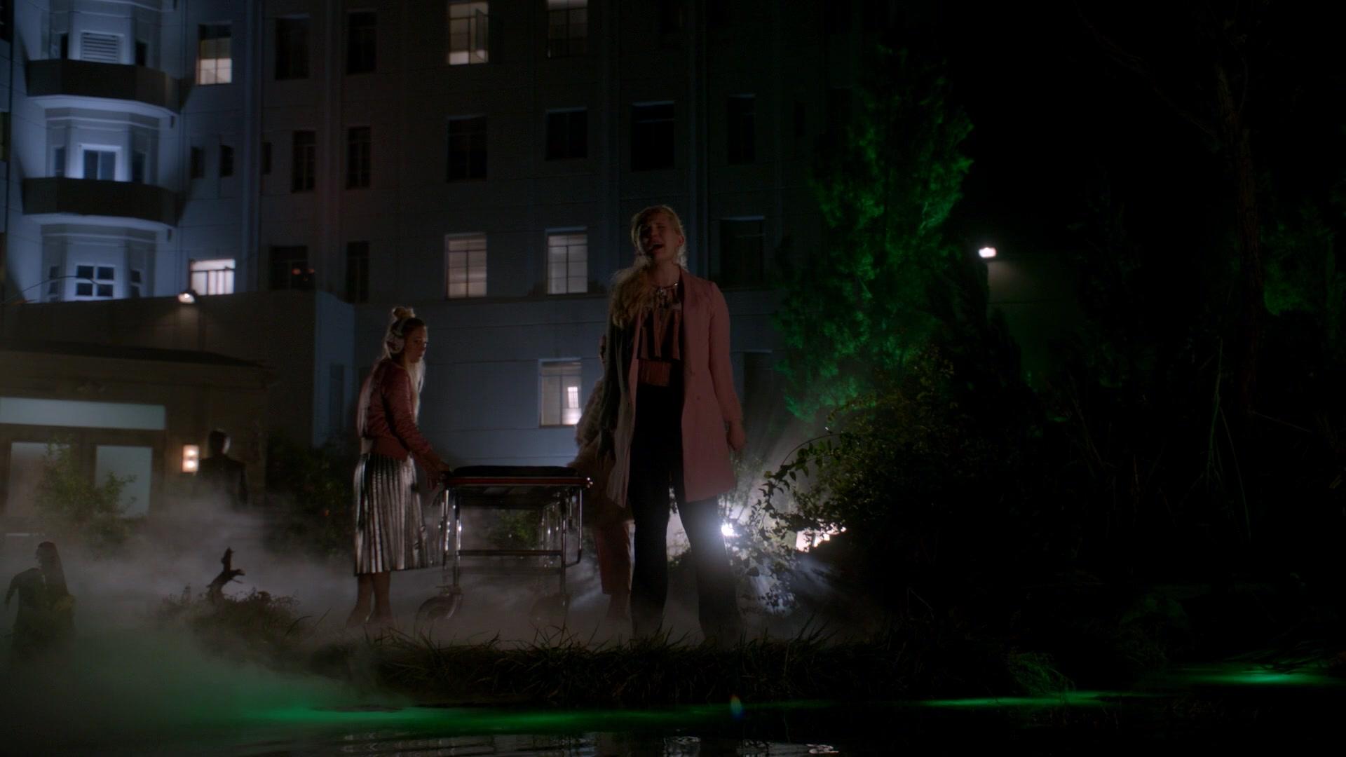 Scream_Queens_2015_S02E03_1080p_000453.jpg