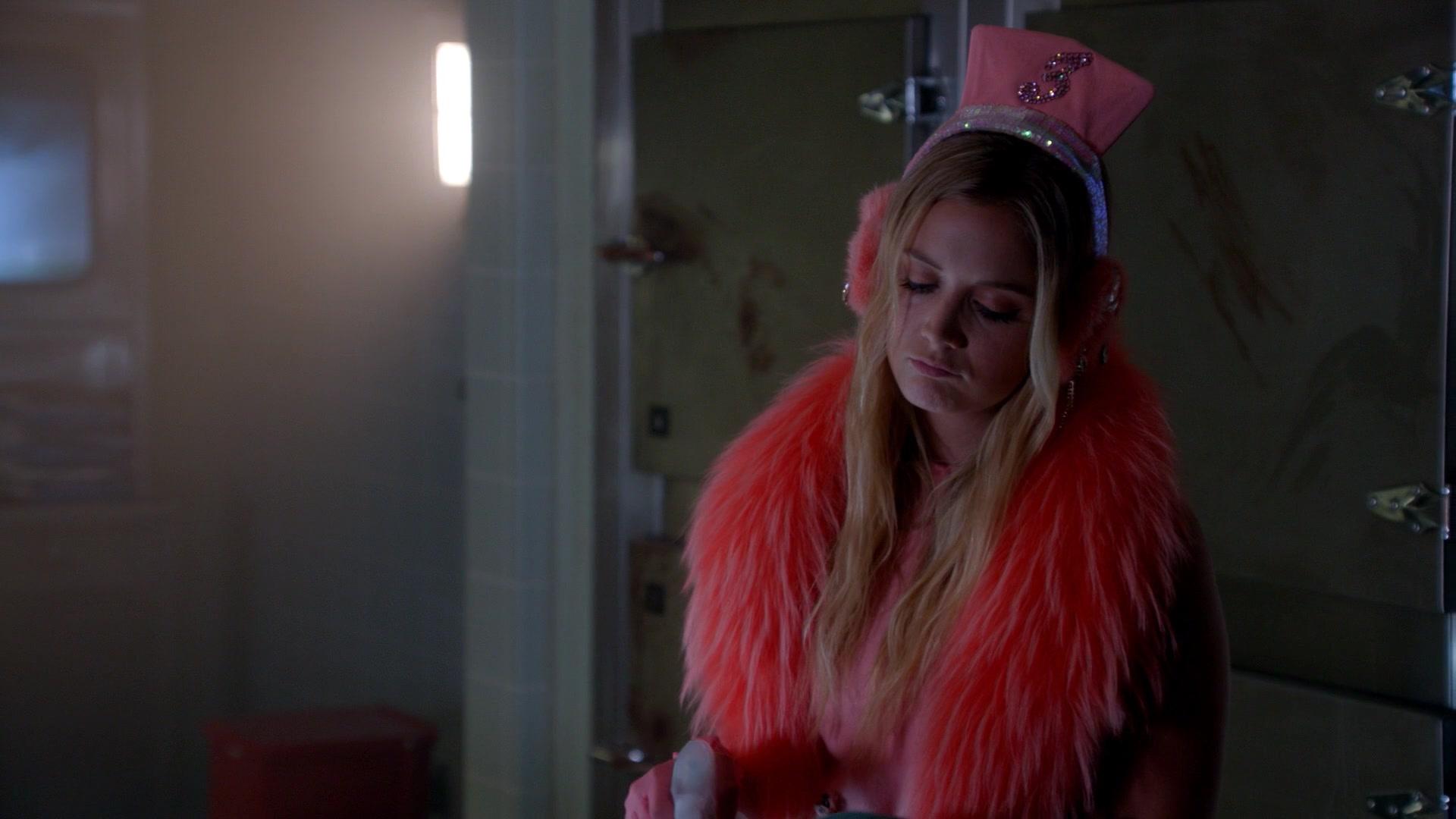 Scream_Queens_2015_S02E03_1080p_001902.jpg