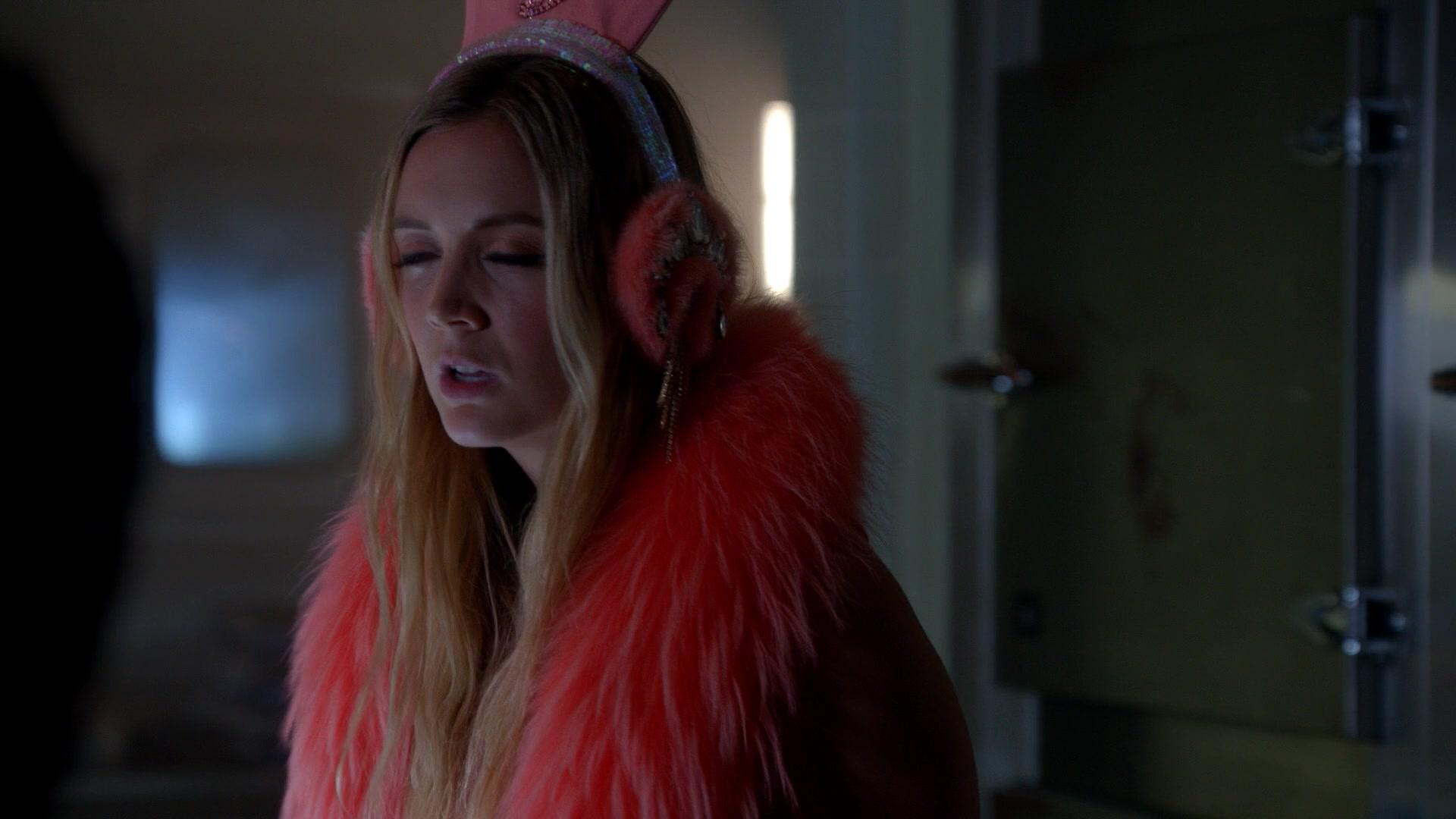 Scream_Queens_2015_S02E03_1080p_002043.jpg