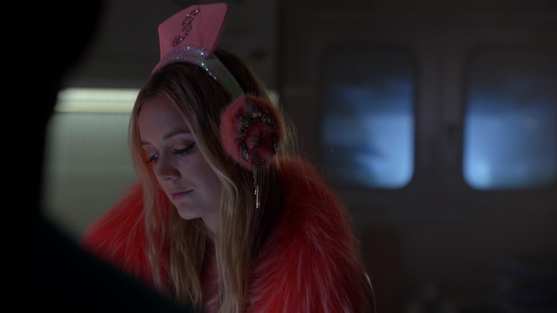 Scream_Queens_2015_S02E03_1080p_002113.jpg