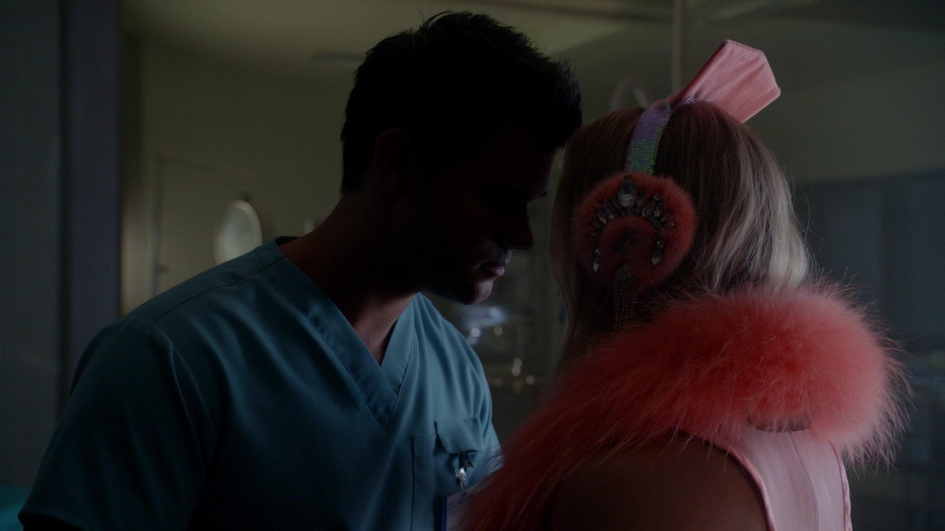 Scream_Queens_2015_S02E03_1080p_002188.jpg