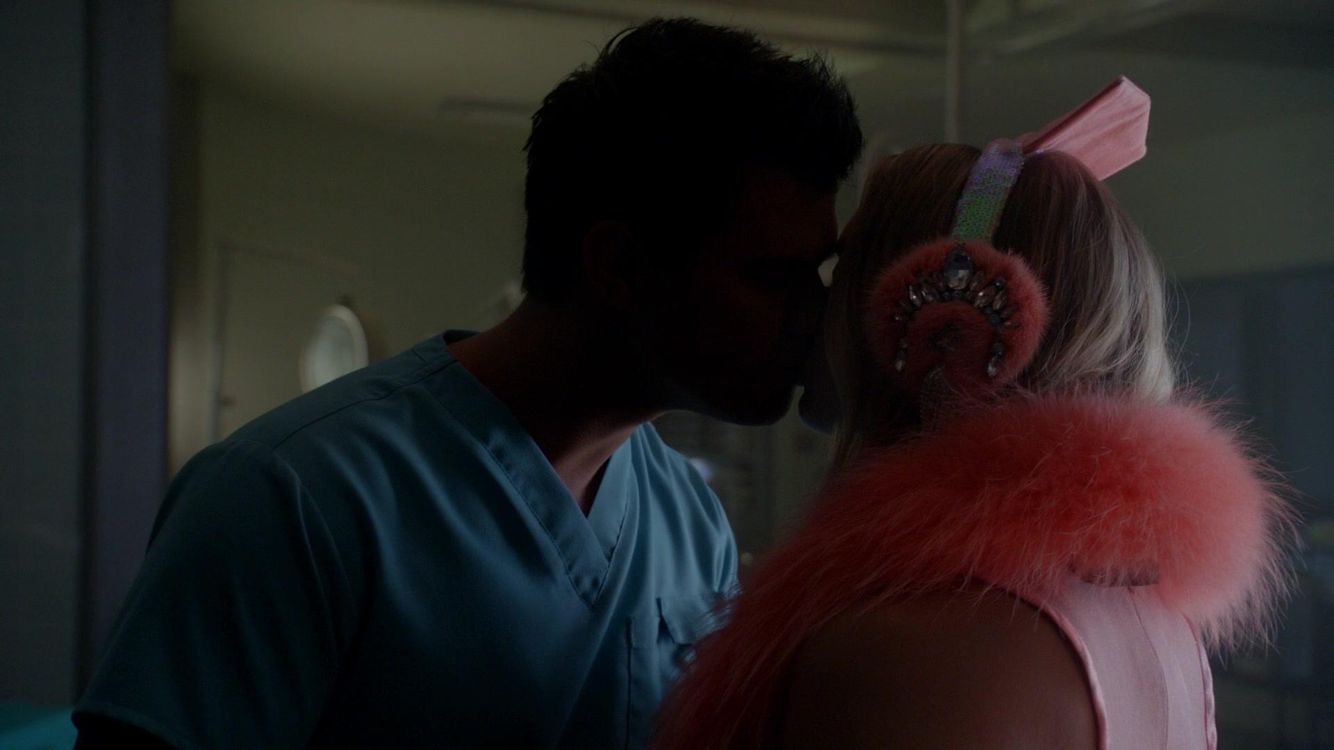 Scream_Queens_2015_S02E03_1080p_002192.jpg