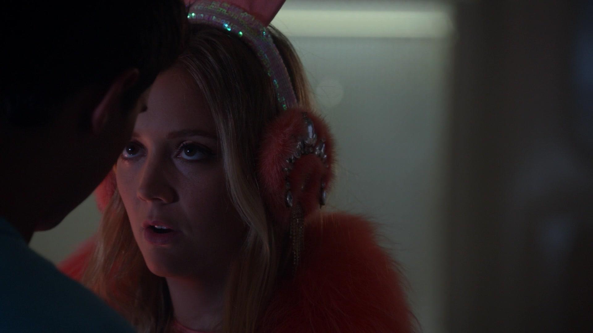 Scream_Queens_2015_S02E03_1080p_002198.jpg