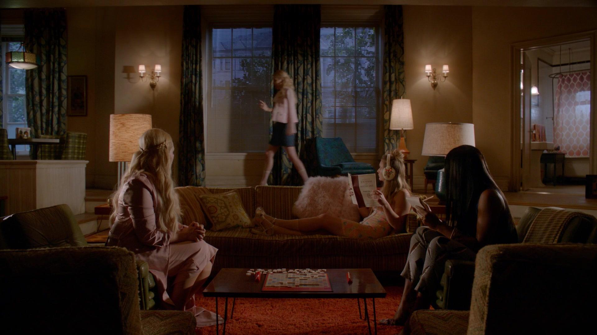 Scream_Queens_2015_S02E03_1080p_002281.jpg