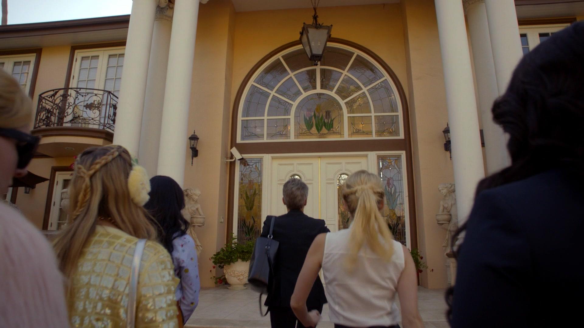 Scream_Queens_2015_S02E03_1080p_002617.jpg