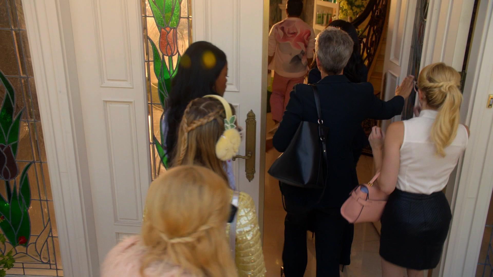 Scream_Queens_2015_S02E03_1080p_002704.jpg