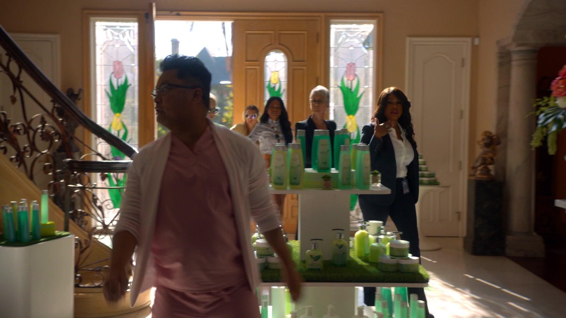 Scream_Queens_2015_S02E03_1080p_002713.jpg