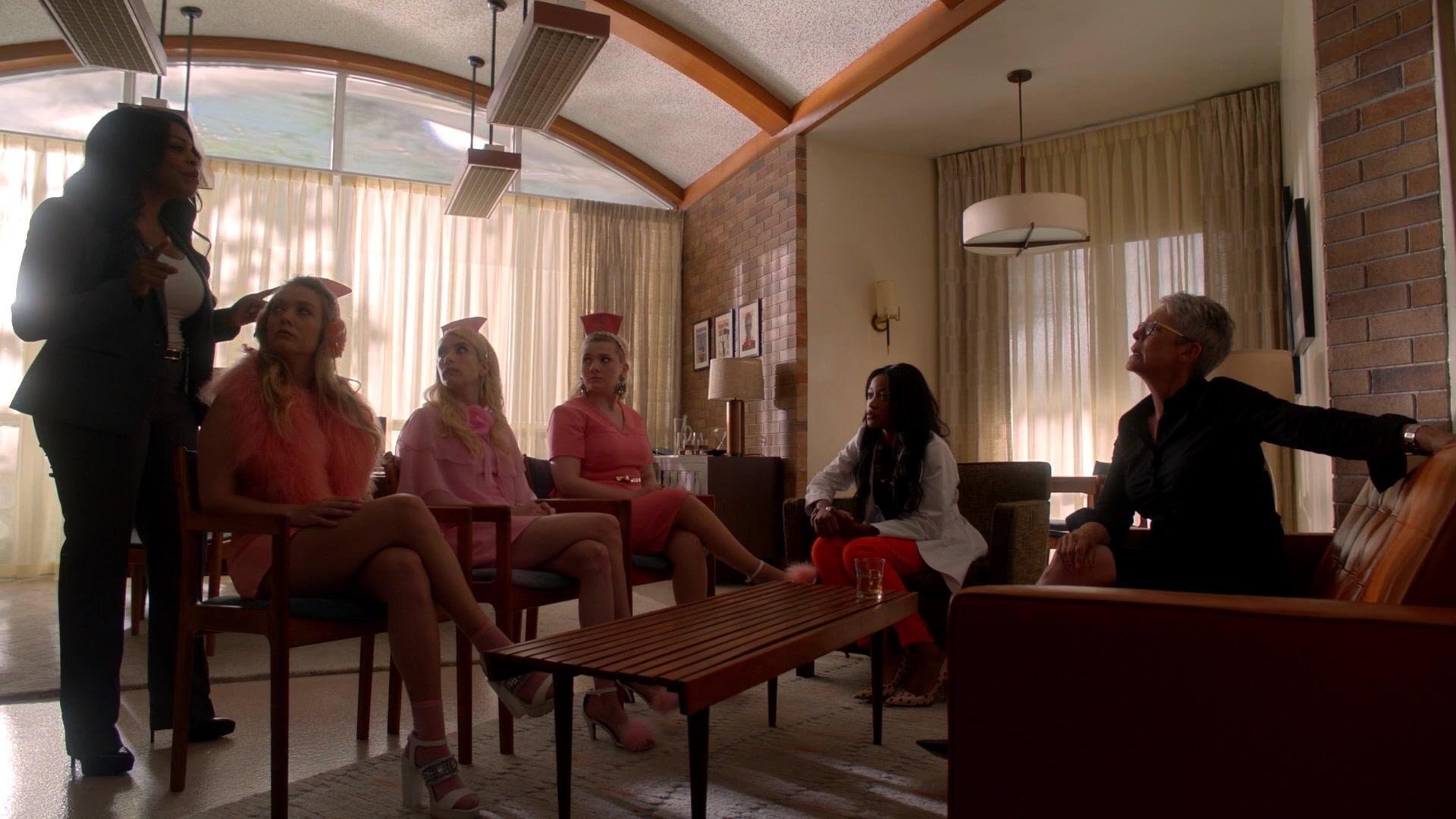 Scream_Queens_2015_S02E03_1080p_003200.jpg