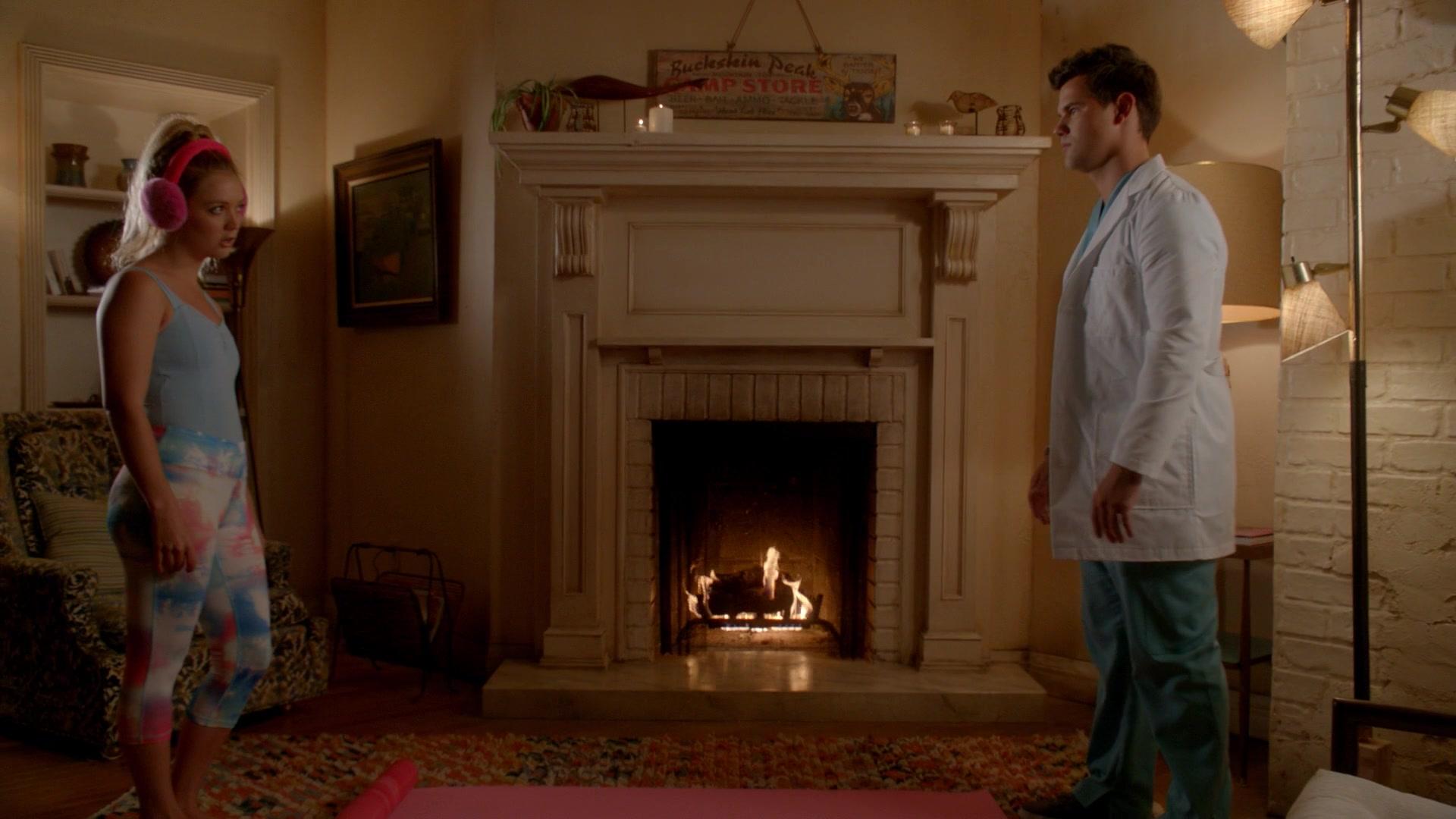 Scream_Queens_2015_S02E03_1080p_003764.jpg