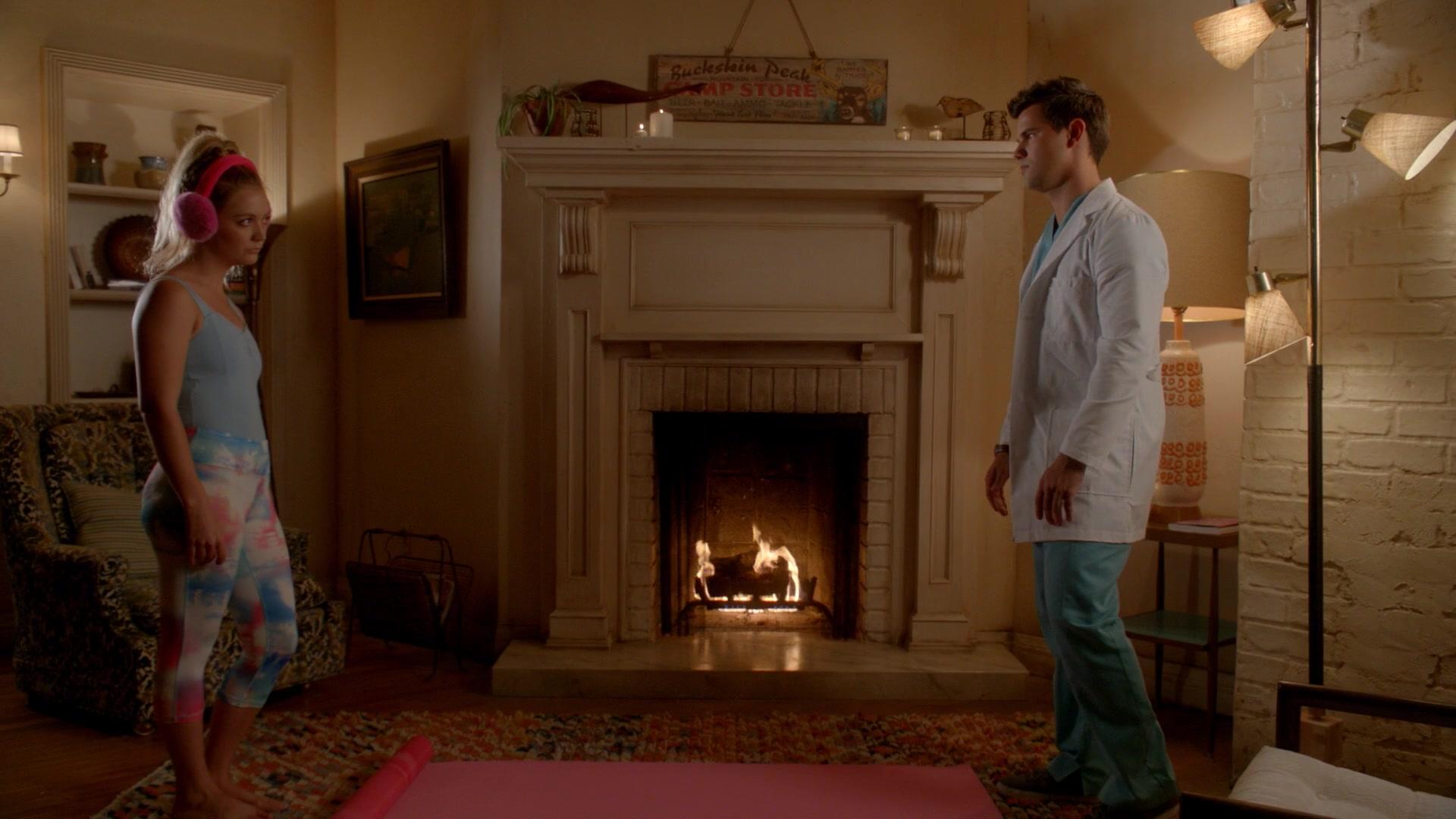 Scream_Queens_2015_S02E03_1080p_003766.jpg