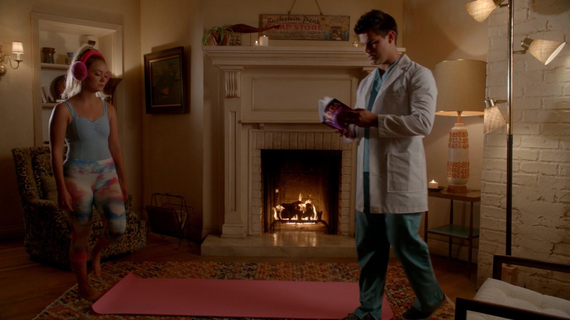 Scream_Queens_2015_S02E03_1080p_003814.jpg