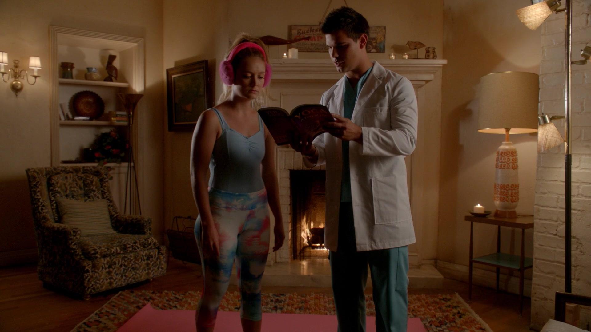 Scream_Queens_2015_S02E03_1080p_003820.jpg