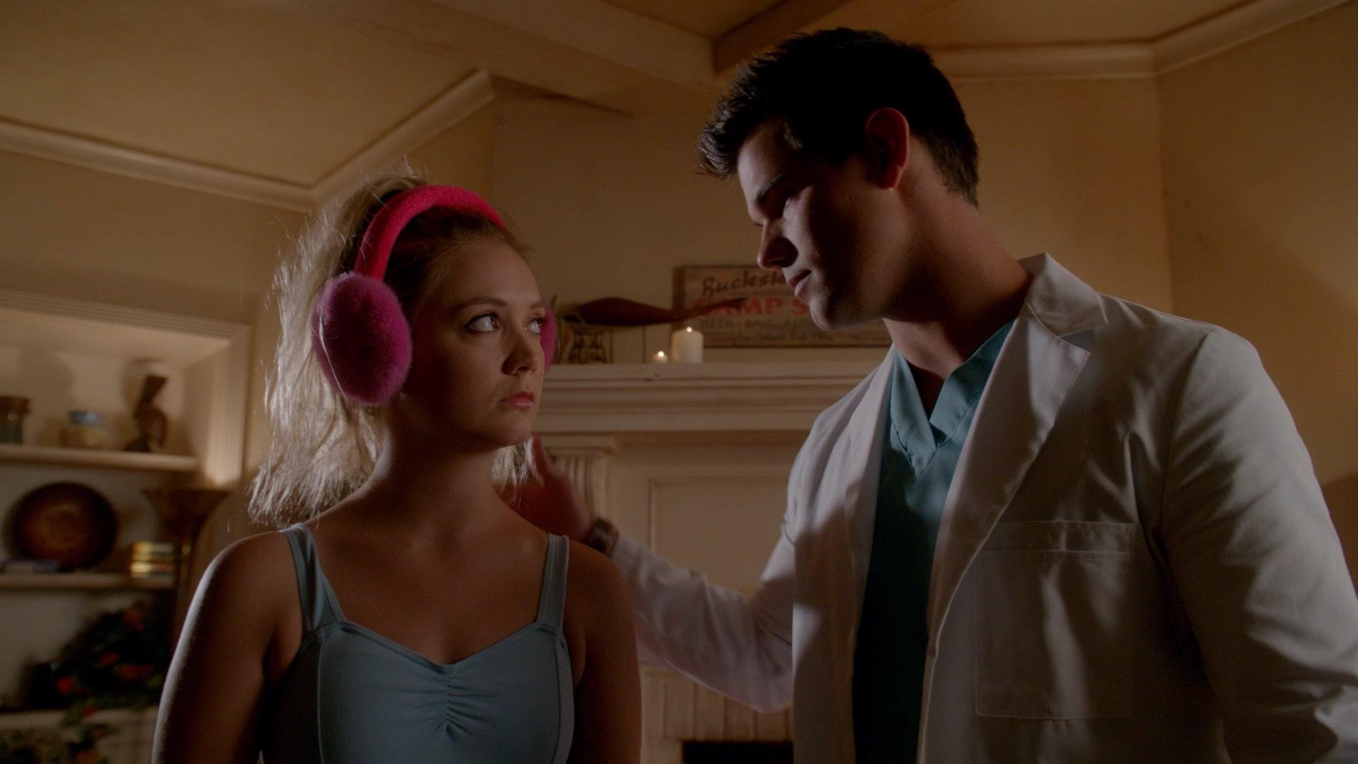 Scream_Queens_2015_S02E03_1080p_003833.jpg