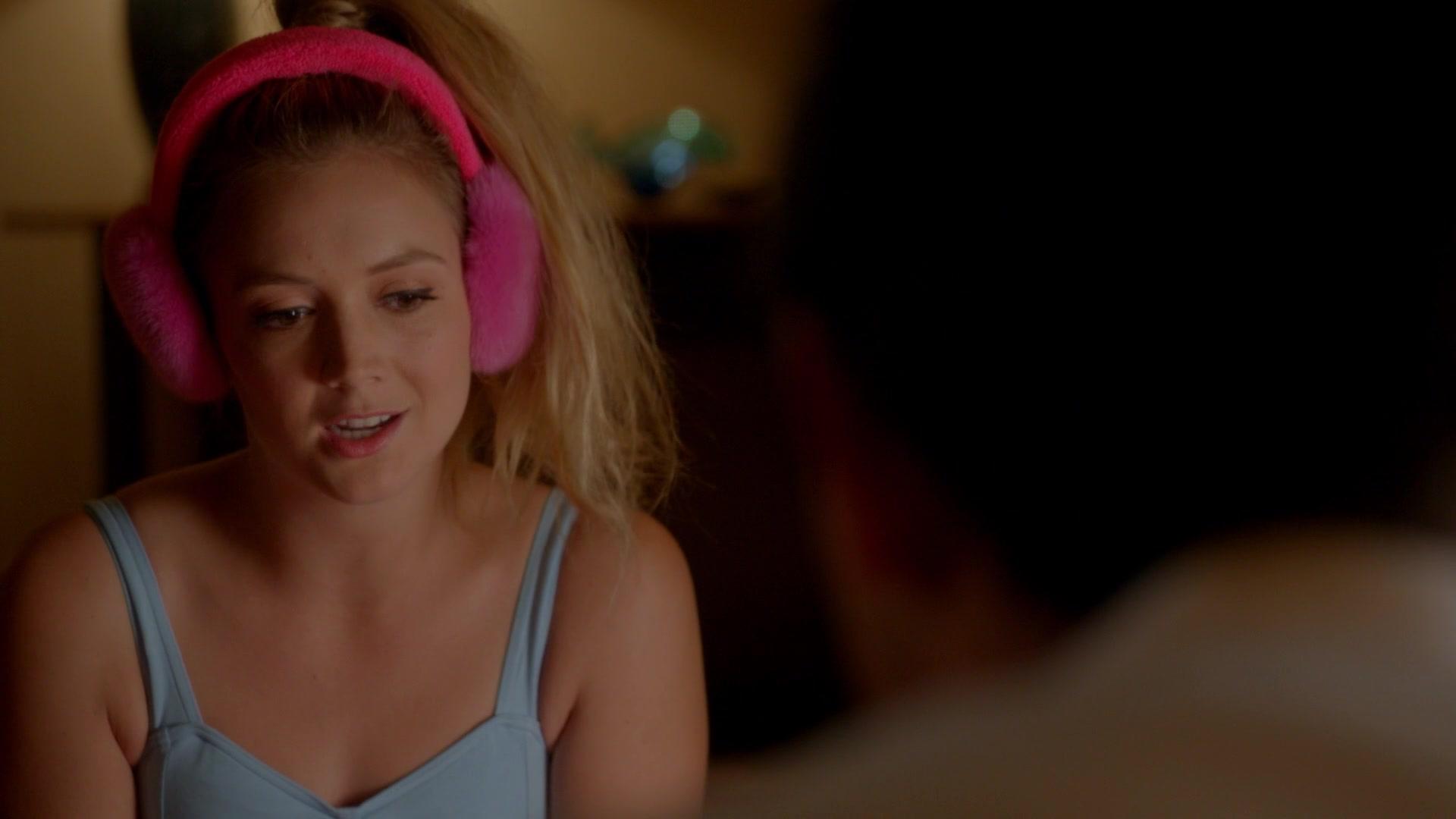 Scream_Queens_2015_S02E03_1080p_003979.jpg