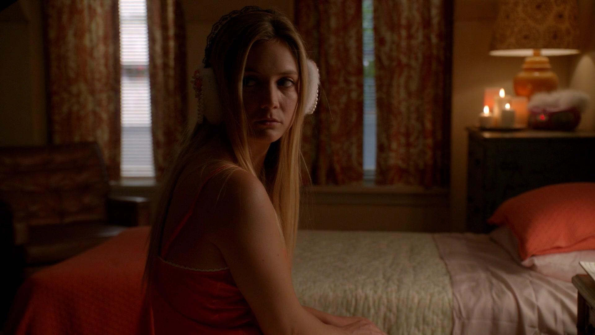 Scream_Queens_2015_S02E03_1080p_004719.jpg
