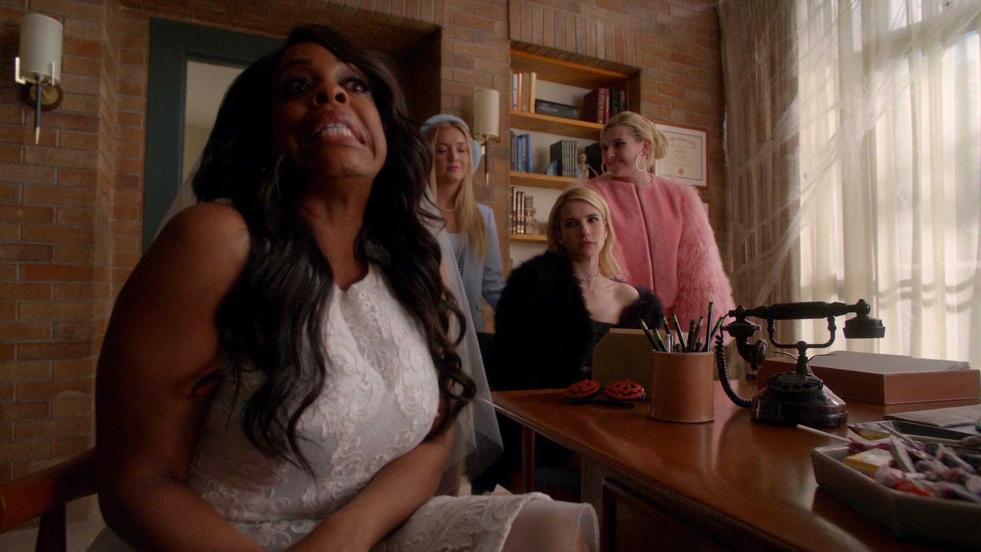 Scream_Queens_2015_S02E04_1080p_001170.jpg