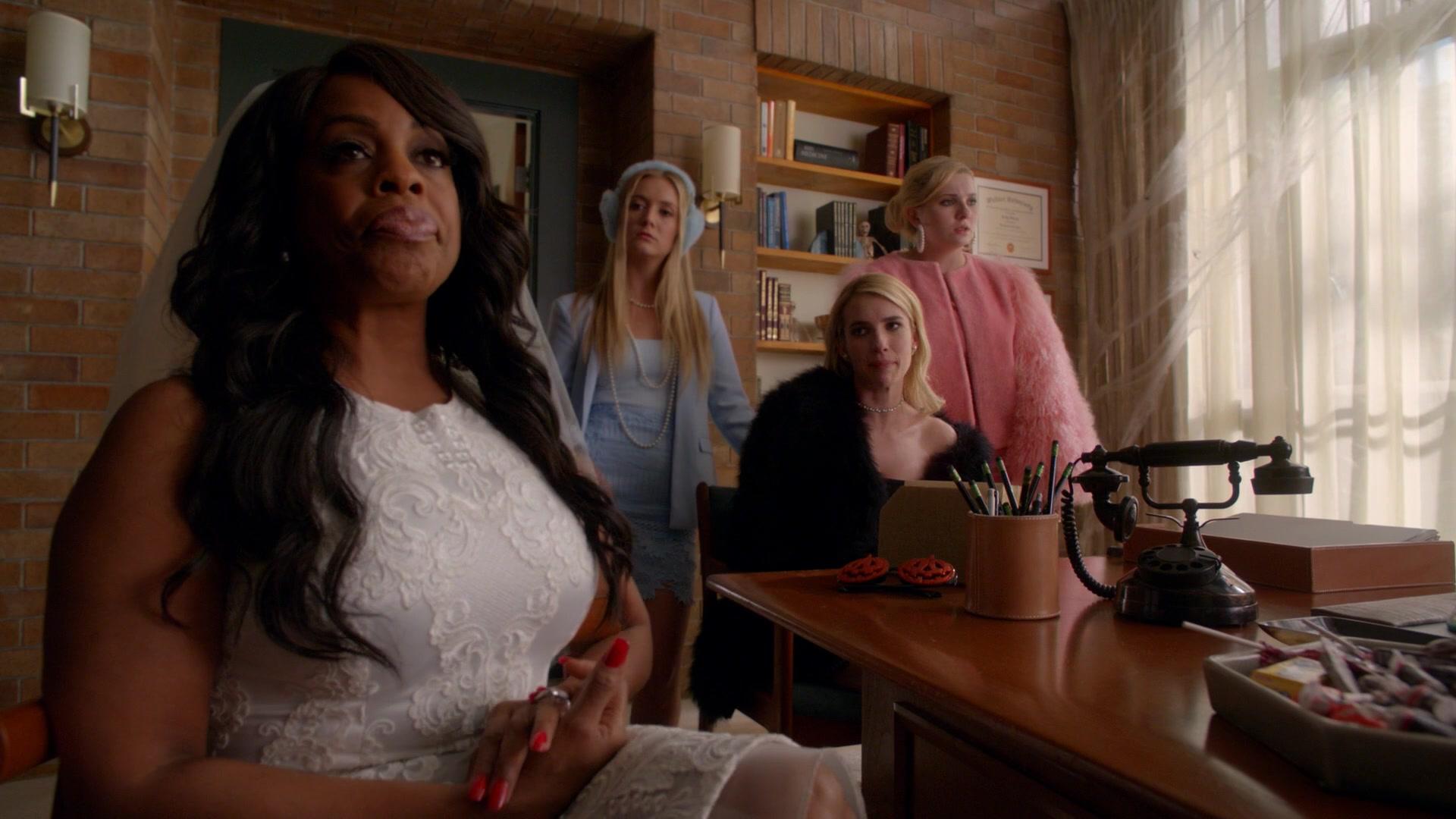 Scream_Queens_2015_S02E04_1080p_001195.jpg