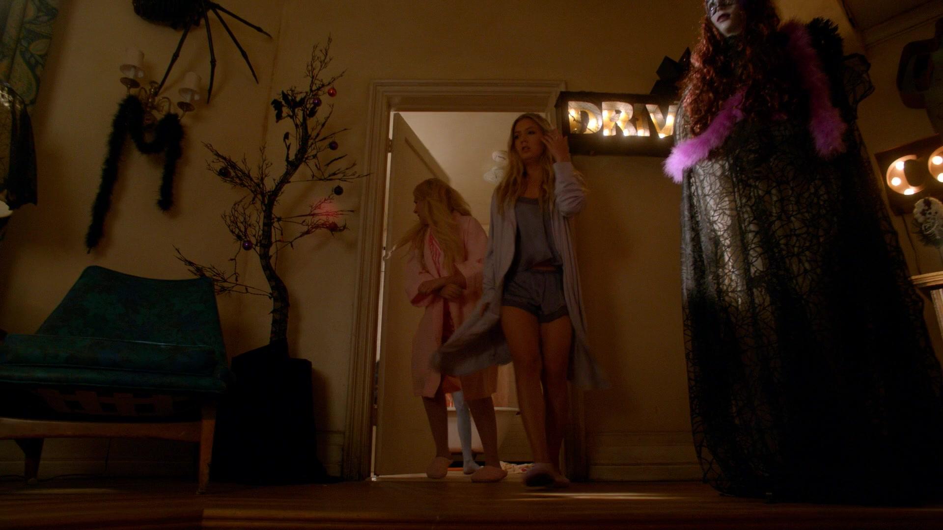 Scream_Queens_2015_S02E04_1080p_002392.jpg
