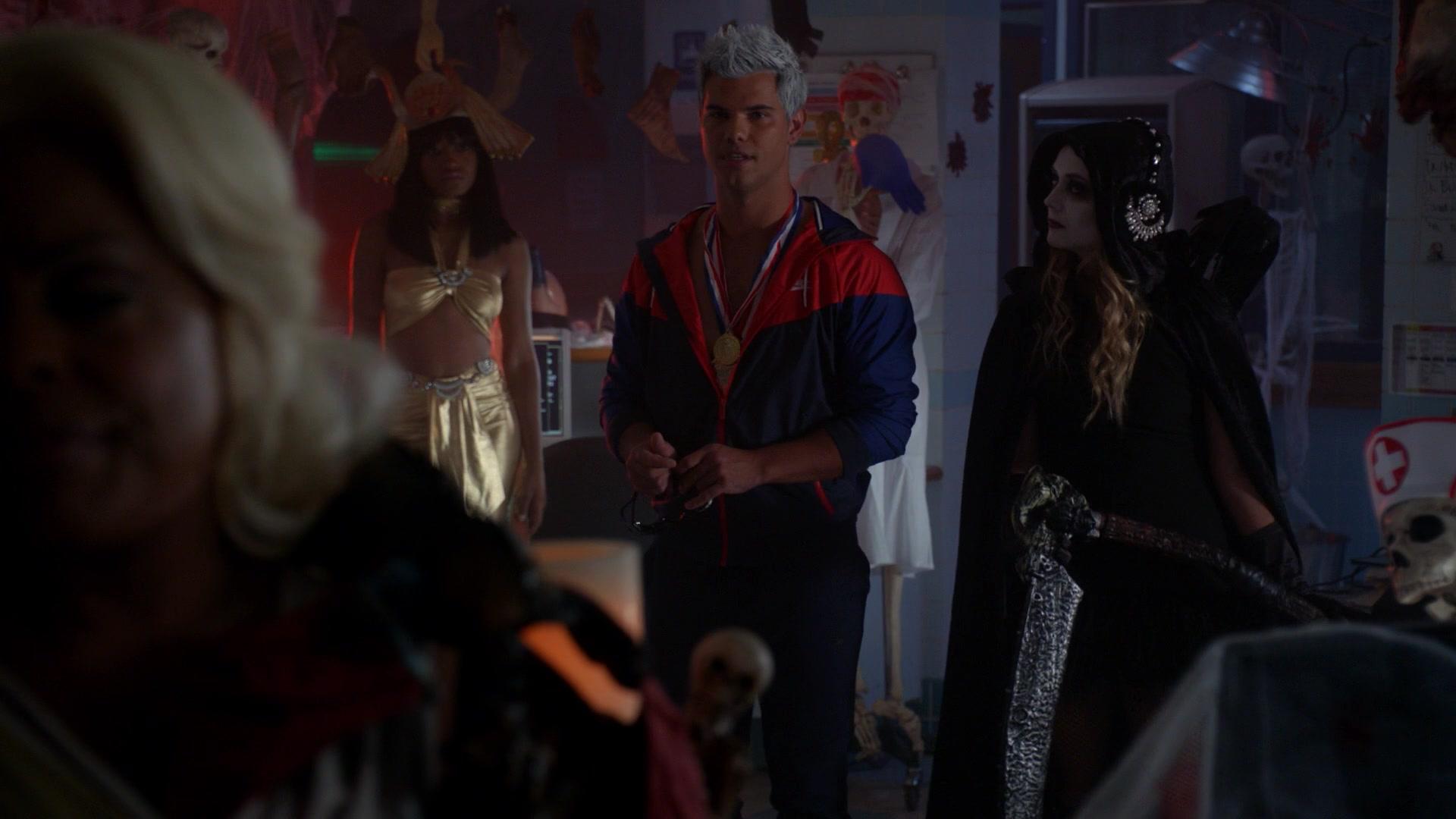 Scream_Queens_2015_S02E04_1080p_004282.jpg
