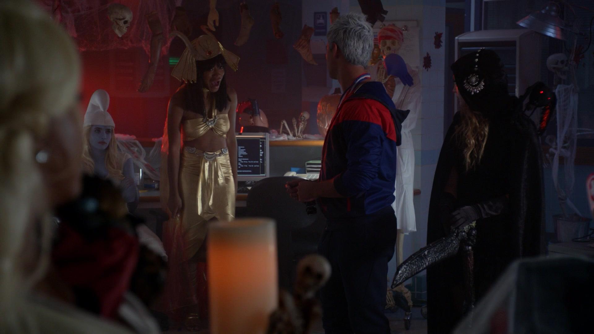 Scream_Queens_2015_S02E04_1080p_004290.jpg