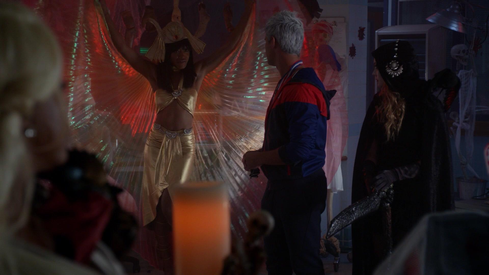 Scream_Queens_2015_S02E04_1080p_004293.jpg