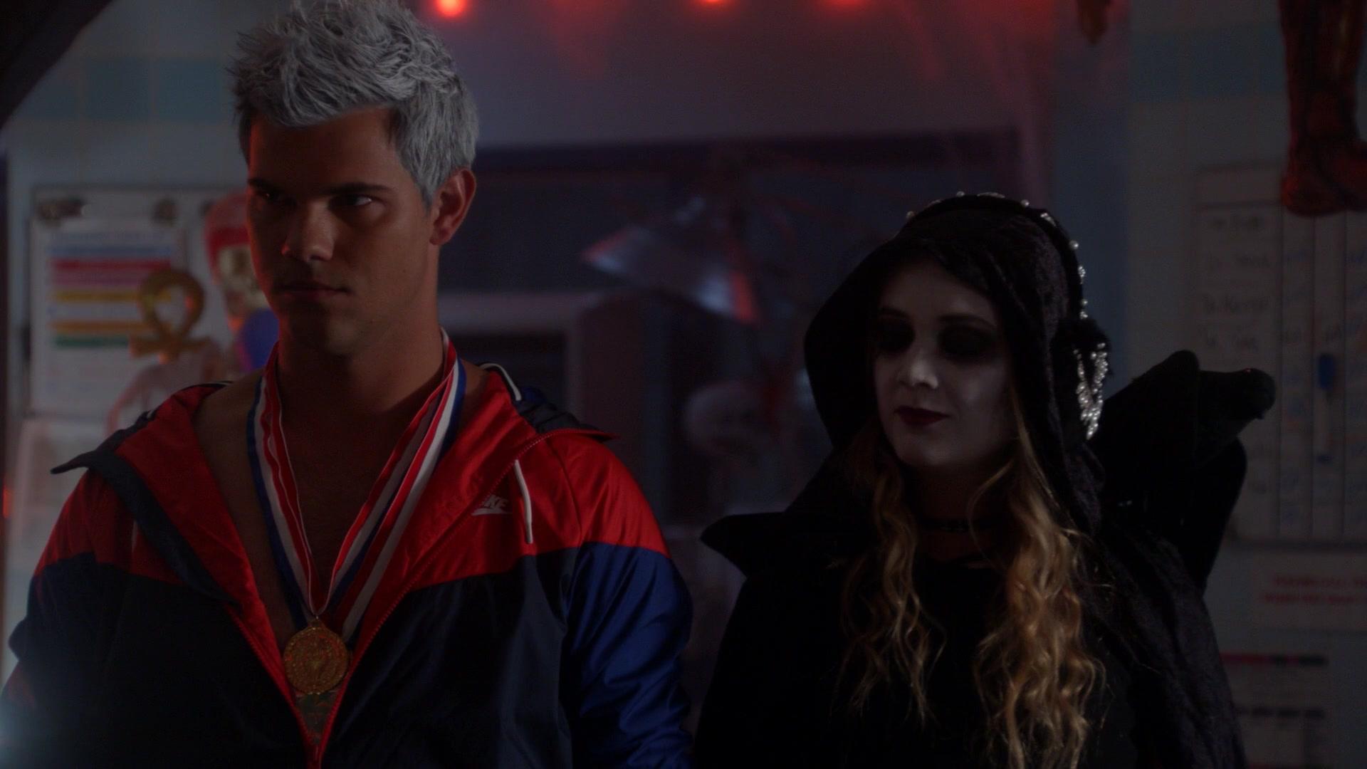 Scream_Queens_2015_S02E04_1080p_004302.jpg