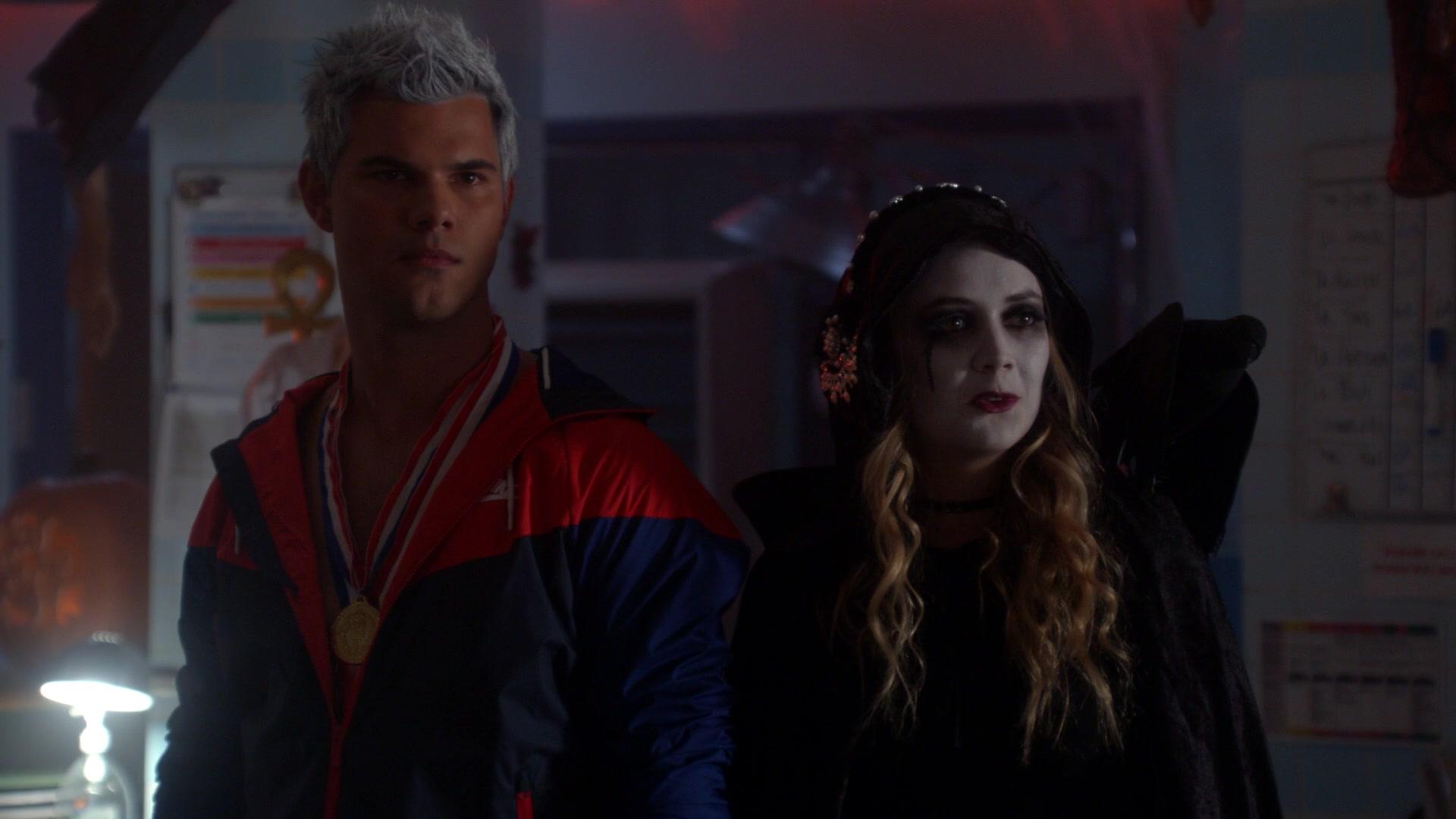 Scream_Queens_2015_S02E04_1080p_004369.jpg