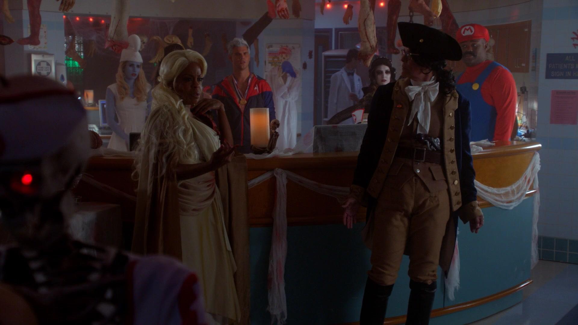 Scream_Queens_2015_S02E04_1080p_004412.jpg