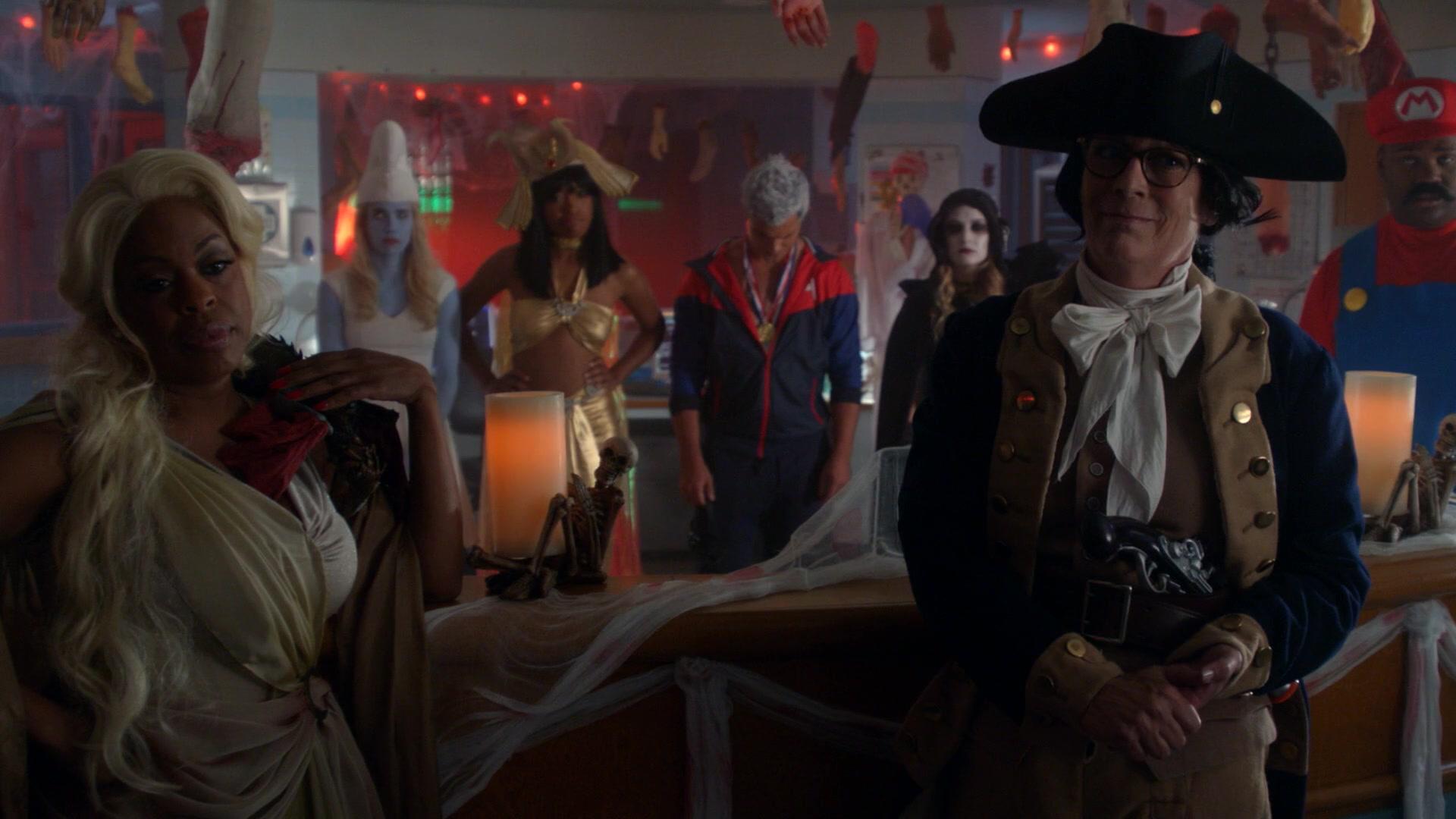 Scream_Queens_2015_S02E04_1080p_004449.jpg