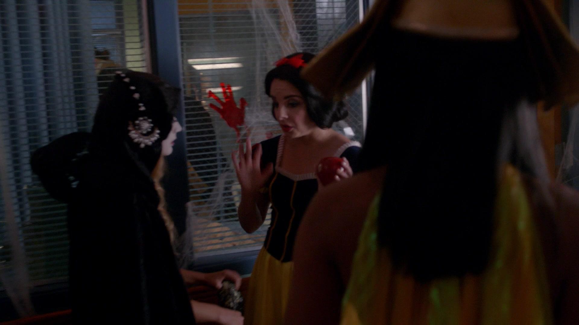 Scream_Queens_2015_S02E04_1080p_004586.jpg