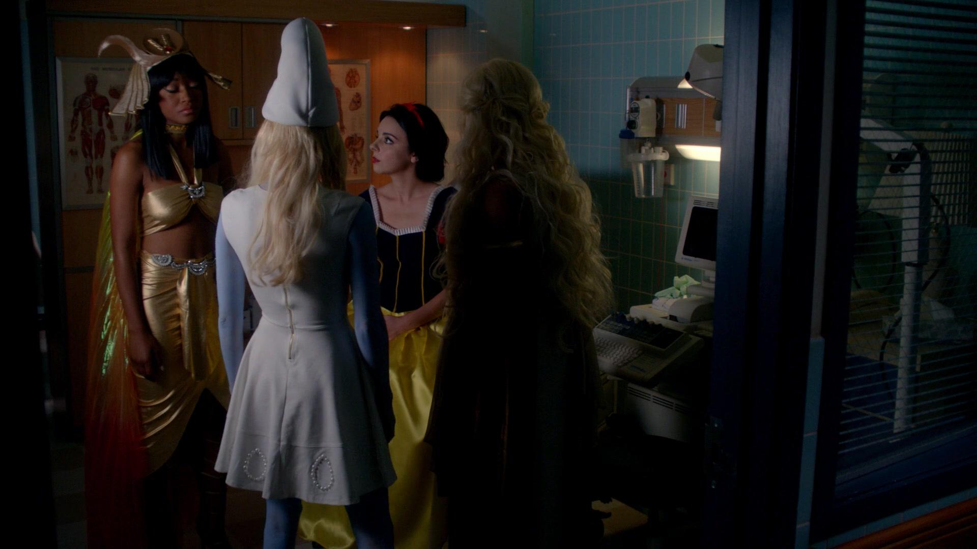 Scream_Queens_2015_S02E04_1080p_005495.jpg