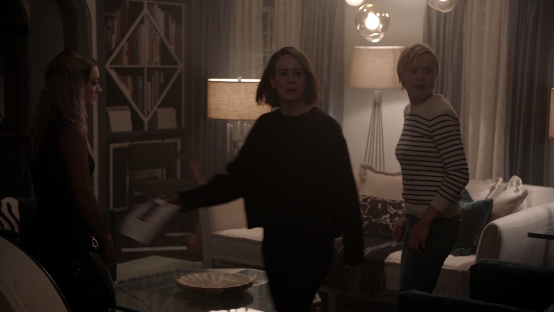 American_Horror_Story_S07_E09_Drink_Kool_Aid_1080p_BluRay_002259.jpg