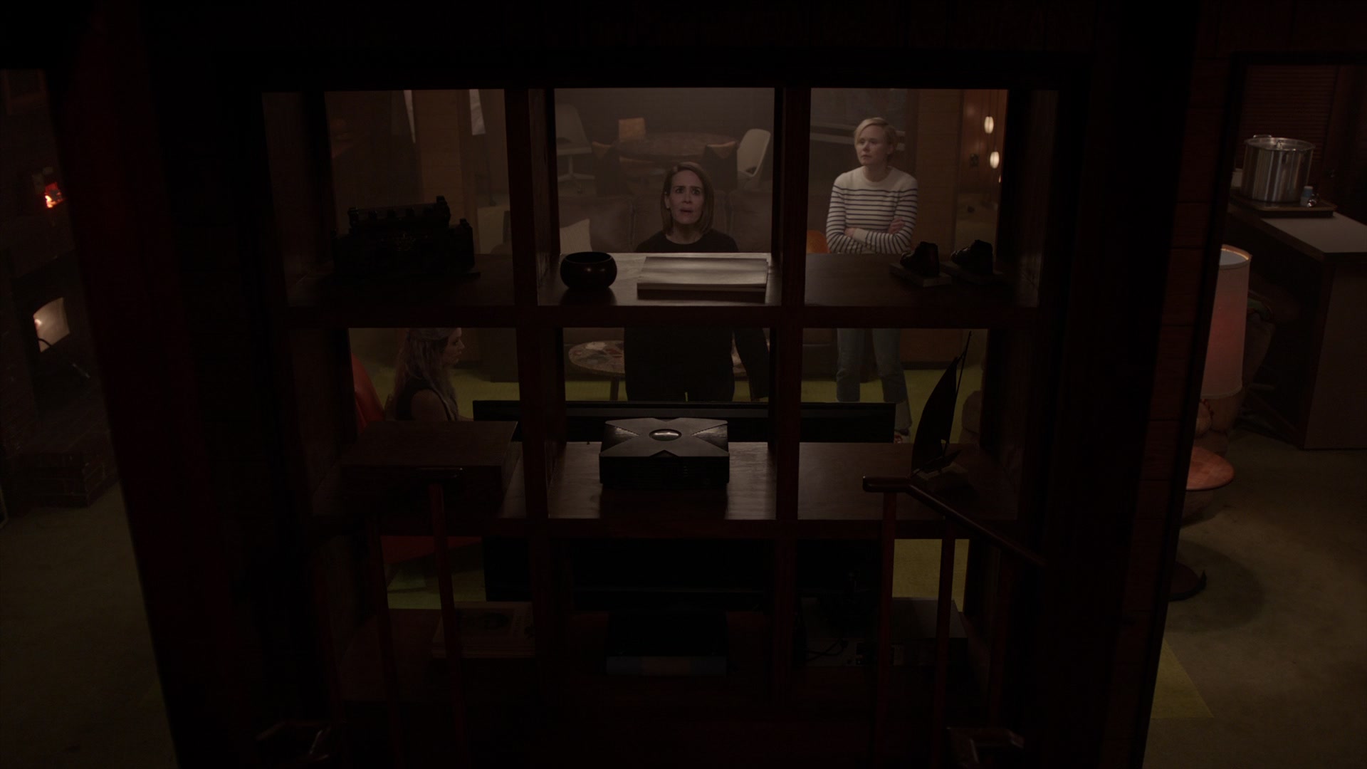 American_Horror_Story_S07_E09_Drink_Kool_Aid_1080p_BluRay_002379.jpg