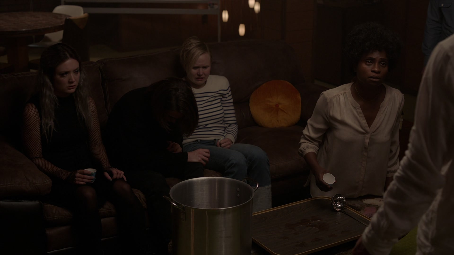 American_Horror_Story_S07_E09_Drink_Kool_Aid_1080p_BluRay_003142.jpg