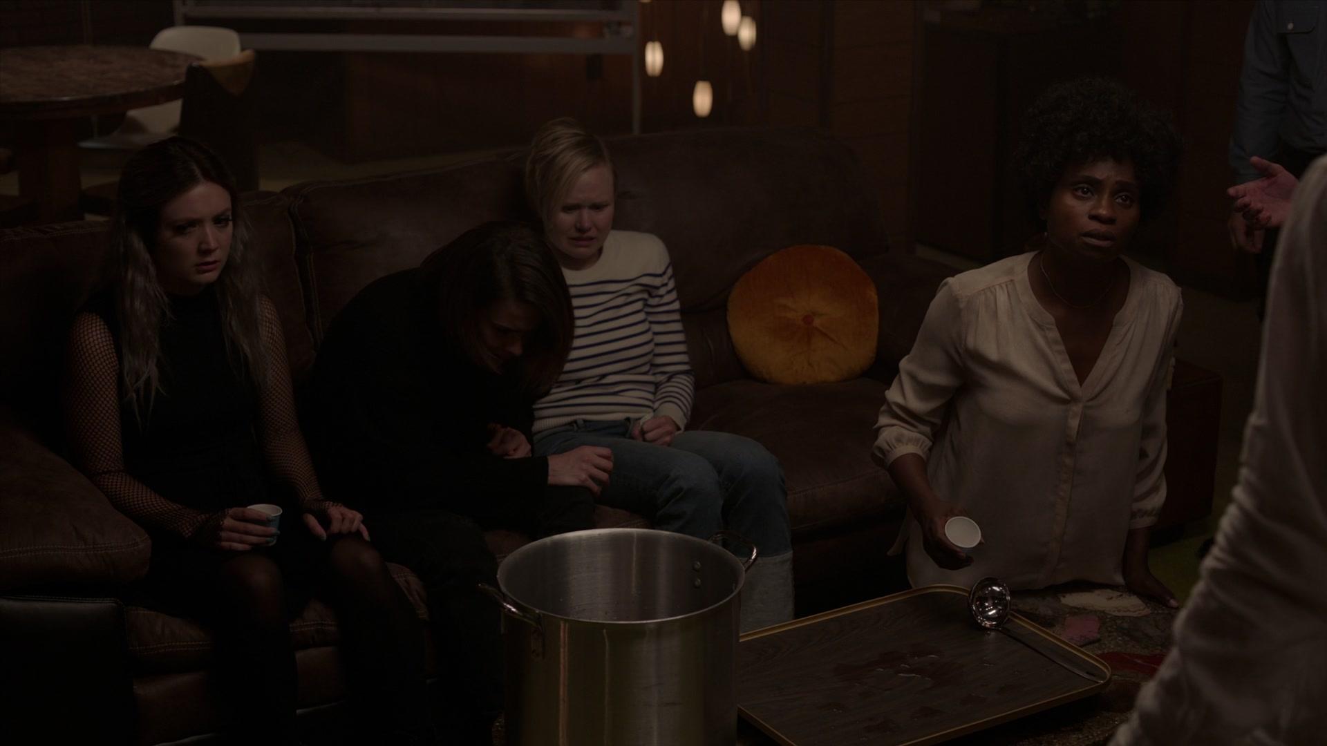American_Horror_Story_S07_E09_Drink_Kool_Aid_1080p_BluRay_003144.jpg