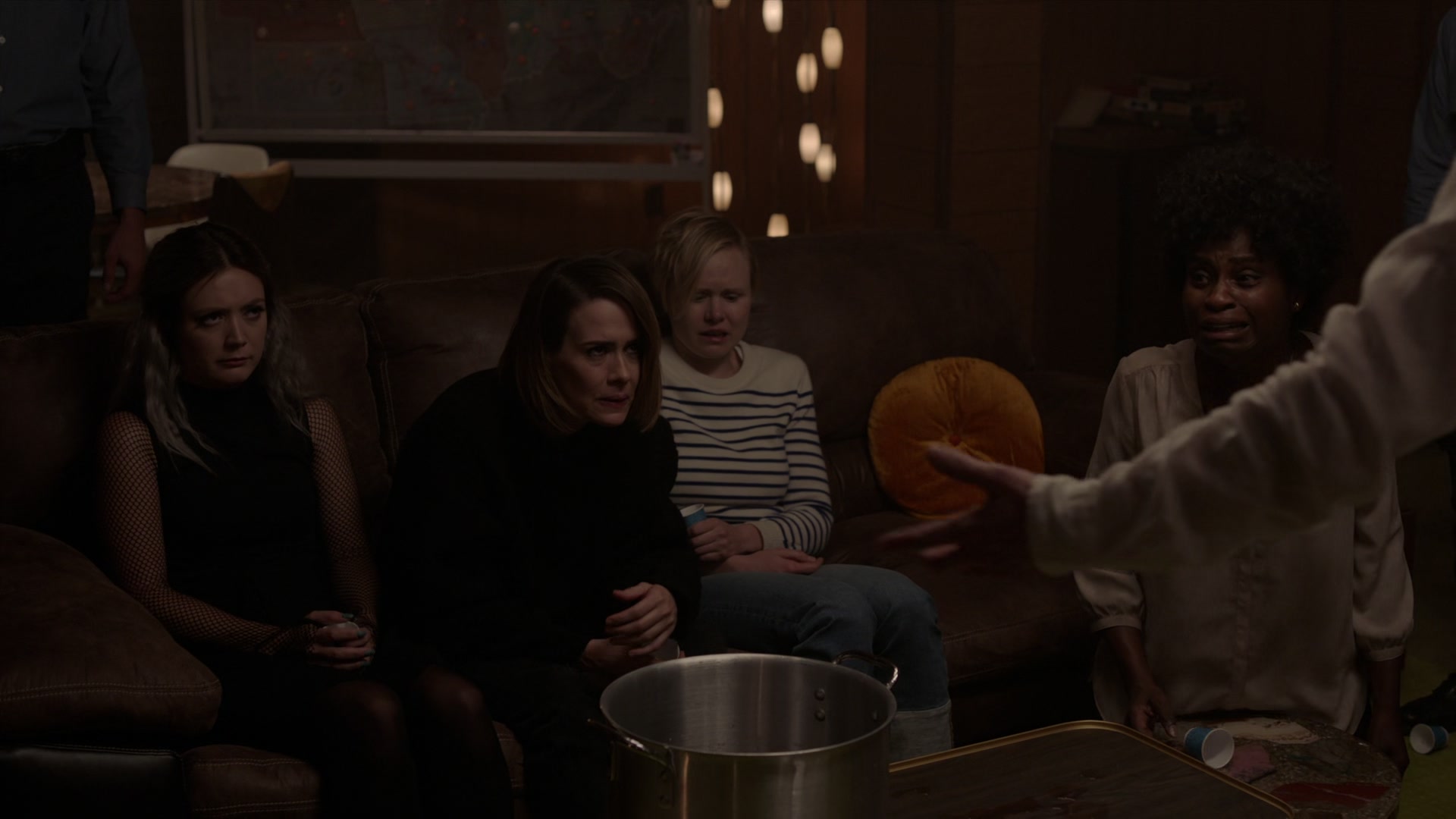 American_Horror_Story_S07_E09_Drink_Kool_Aid_1080p_BluRay_003193.jpg