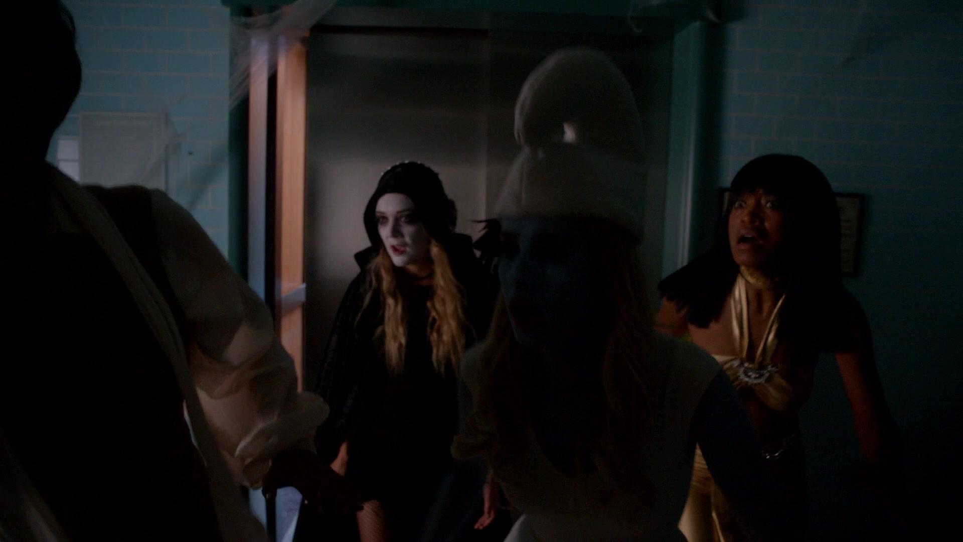 Scream_Queens_2015_S02E05_1080p_000074.jpg