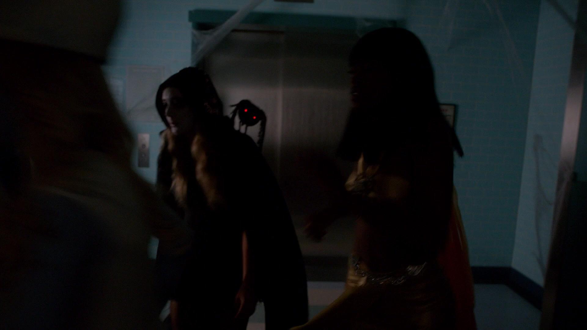 Scream_Queens_2015_S02E05_1080p_000076.jpg
