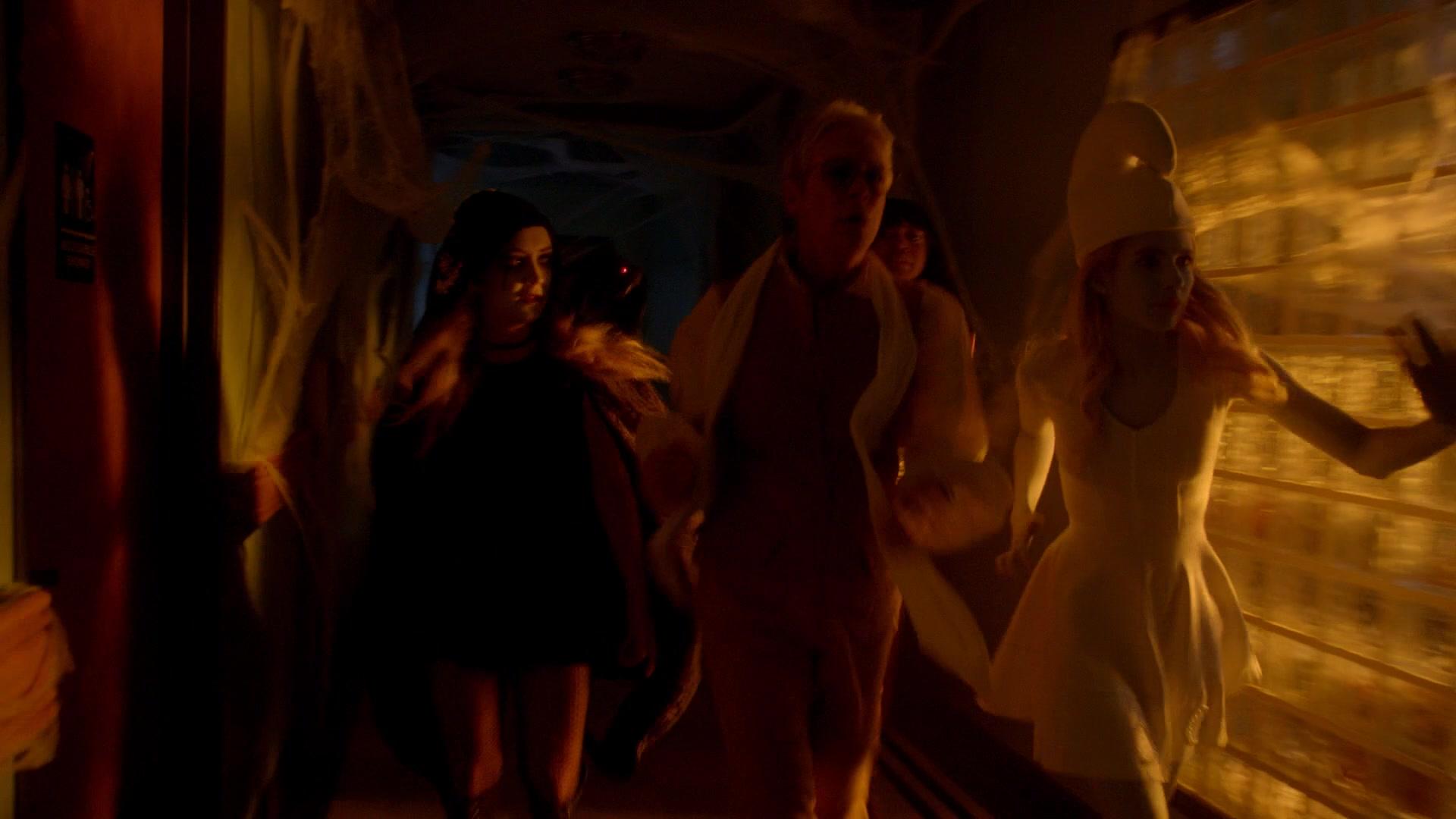 Scream_Queens_2015_S02E05_1080p_000081.jpg