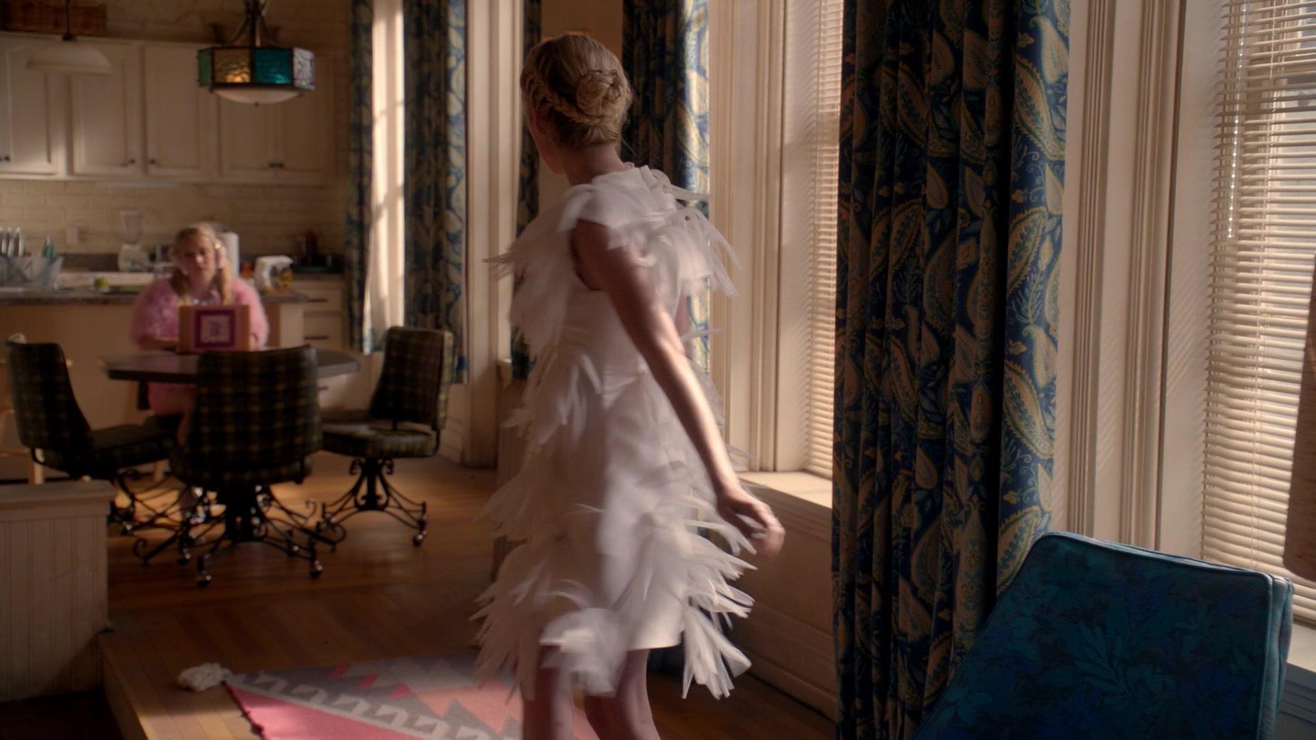 Scream_Queens_2015_S02E05_1080p_002157.jpg