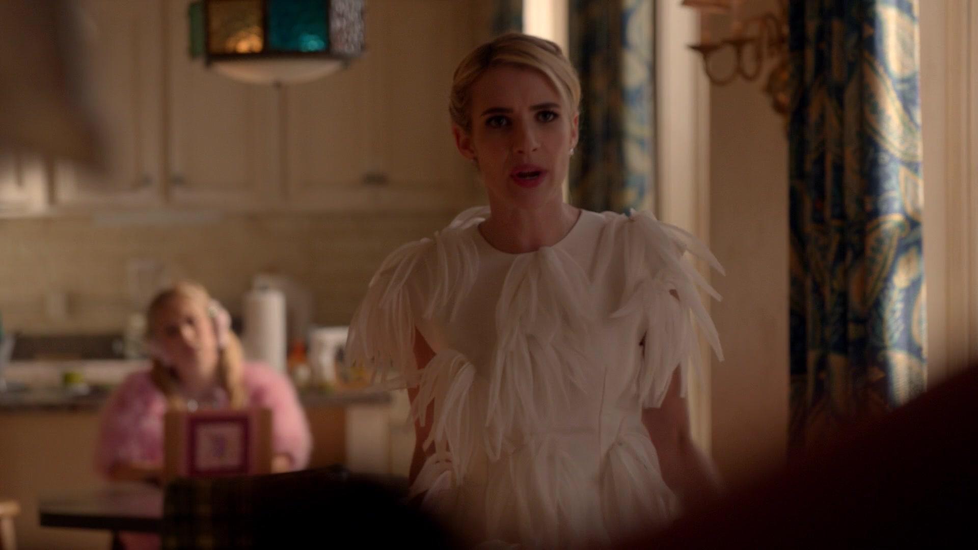 Scream_Queens_2015_S02E05_1080p_002179.jpg