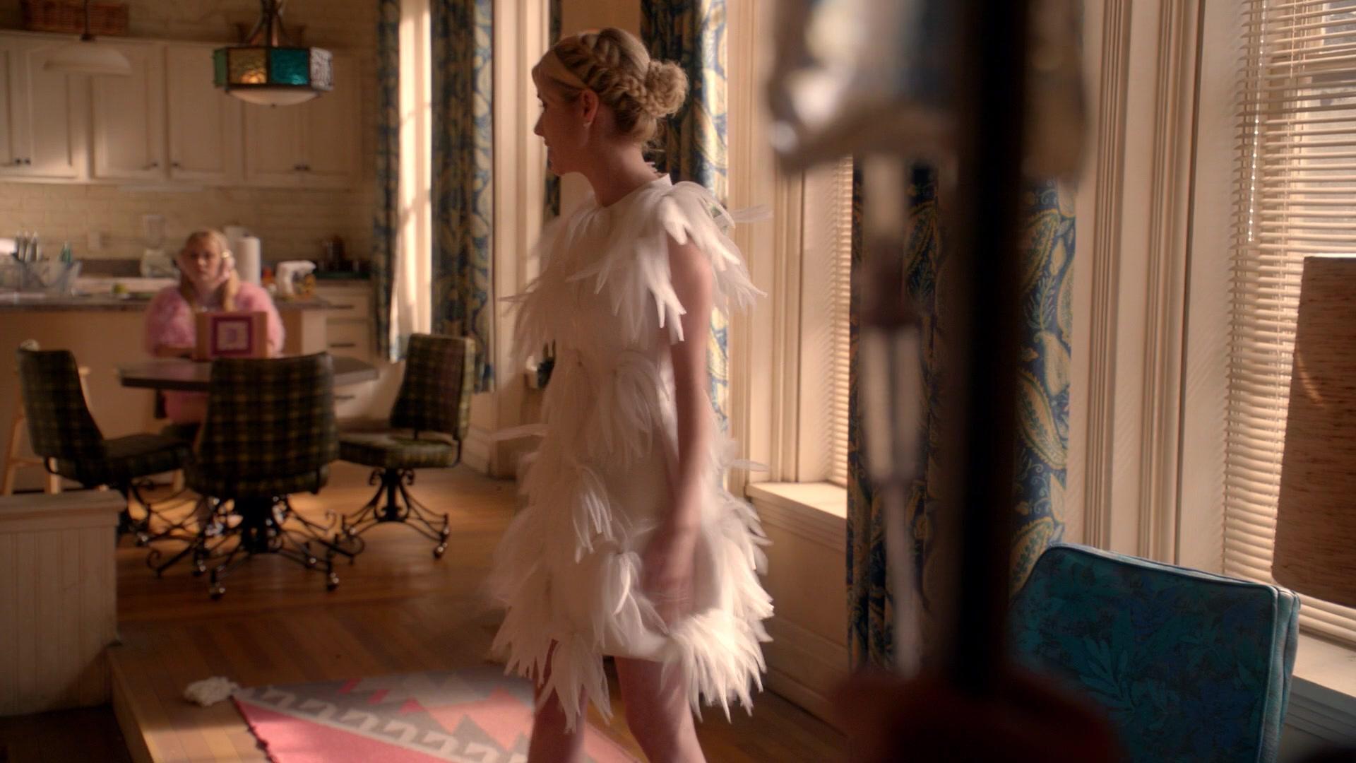 Scream_Queens_2015_S02E05_1080p_002218.jpg