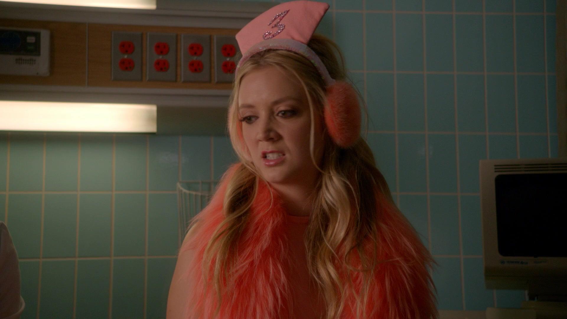 Scream_Queens_2015_S02E05_1080p_002898.jpg