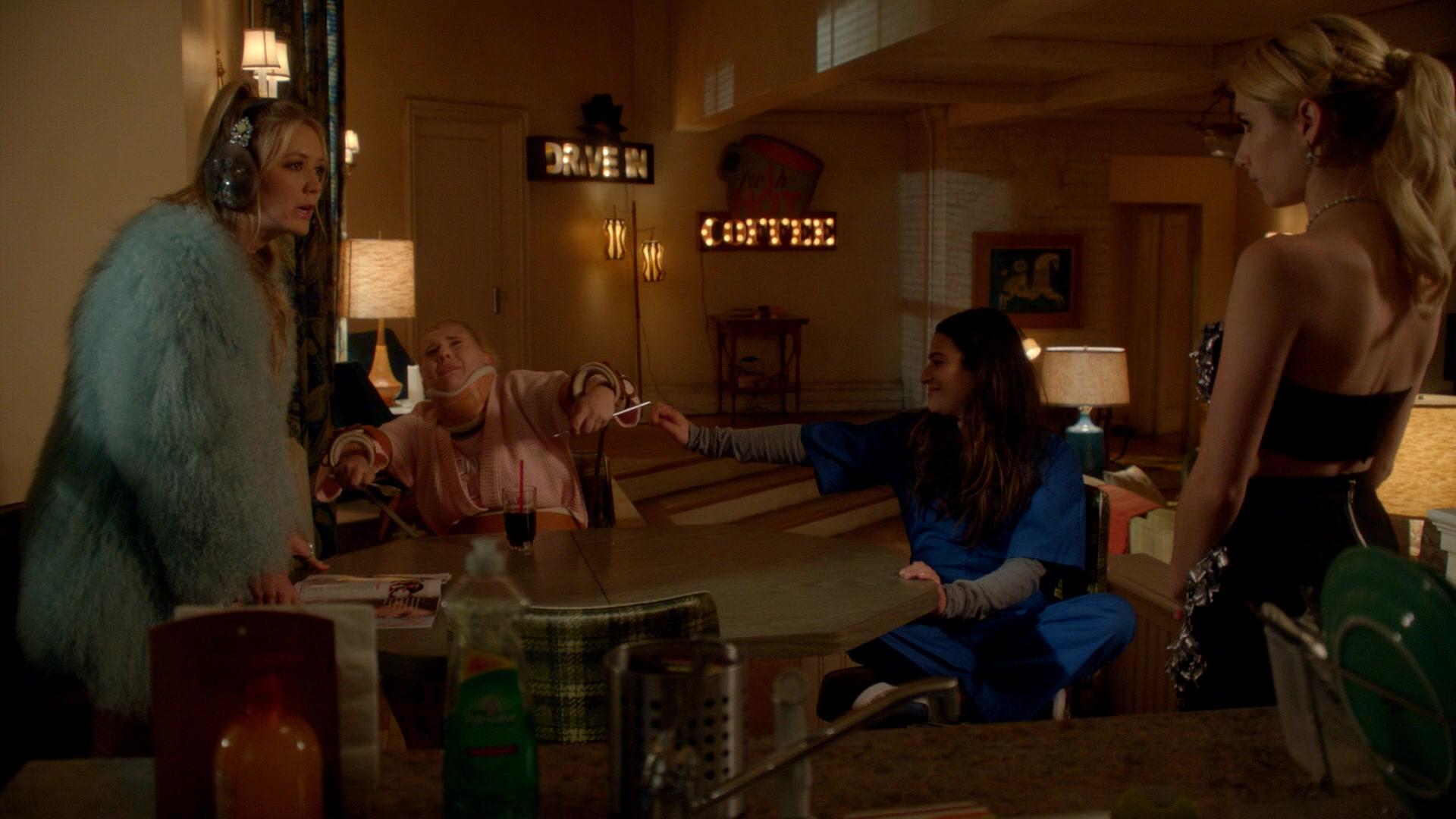 Scream_Queens_2015_S02E05_1080p_003431.jpg