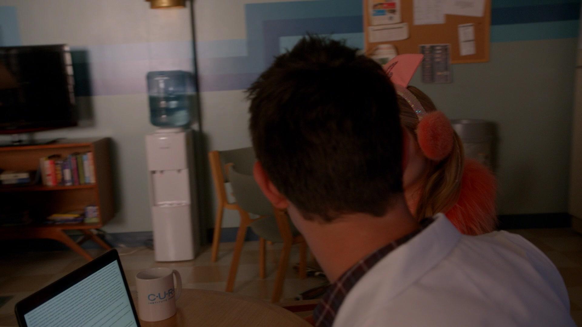 Scream_Queens_2015_S02E05_1080p_003917.jpg