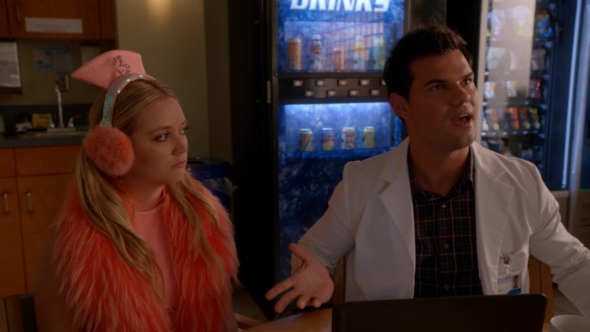 Scream_Queens_2015_S02E05_1080p_003986.jpg