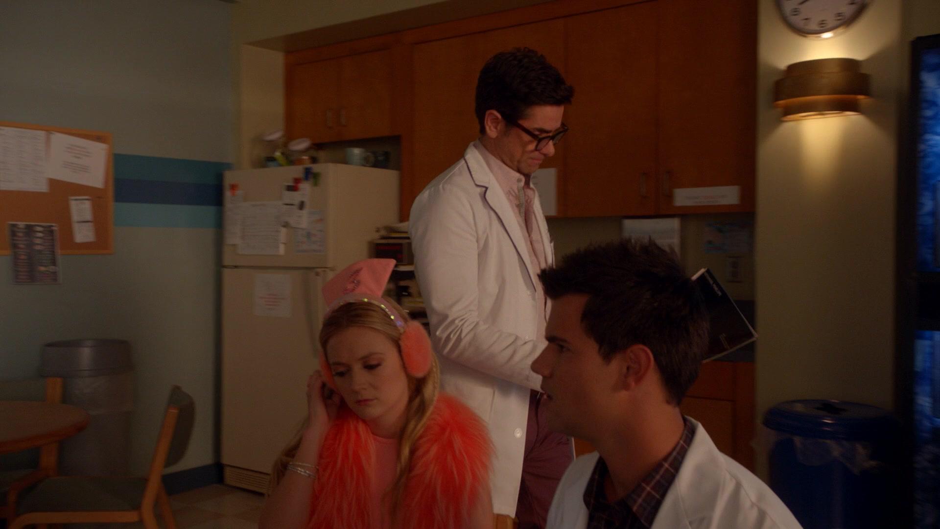 Scream_Queens_2015_S02E05_1080p_004051.jpg