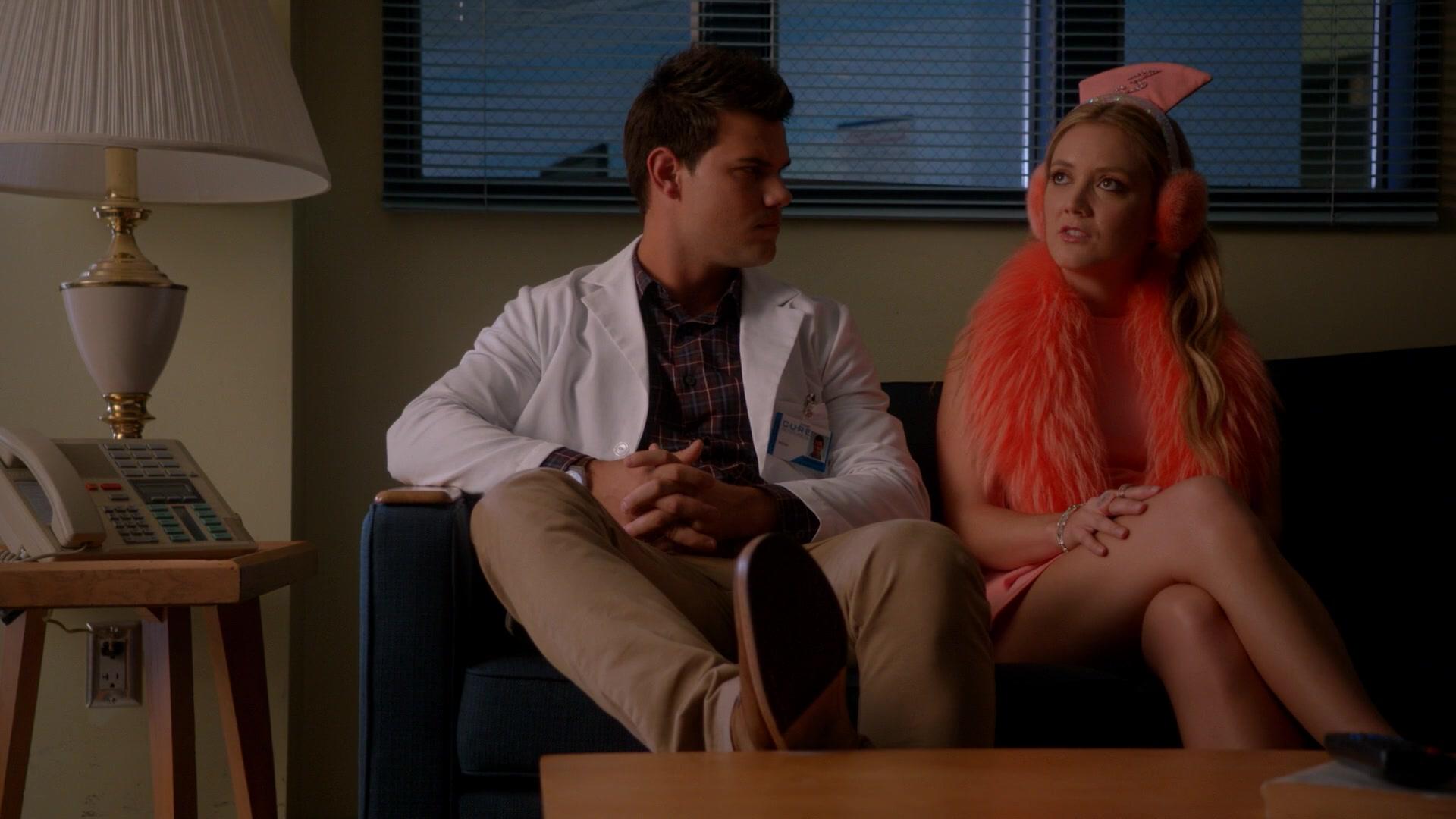 Scream_Queens_2015_S02E05_1080p_004362.jpg